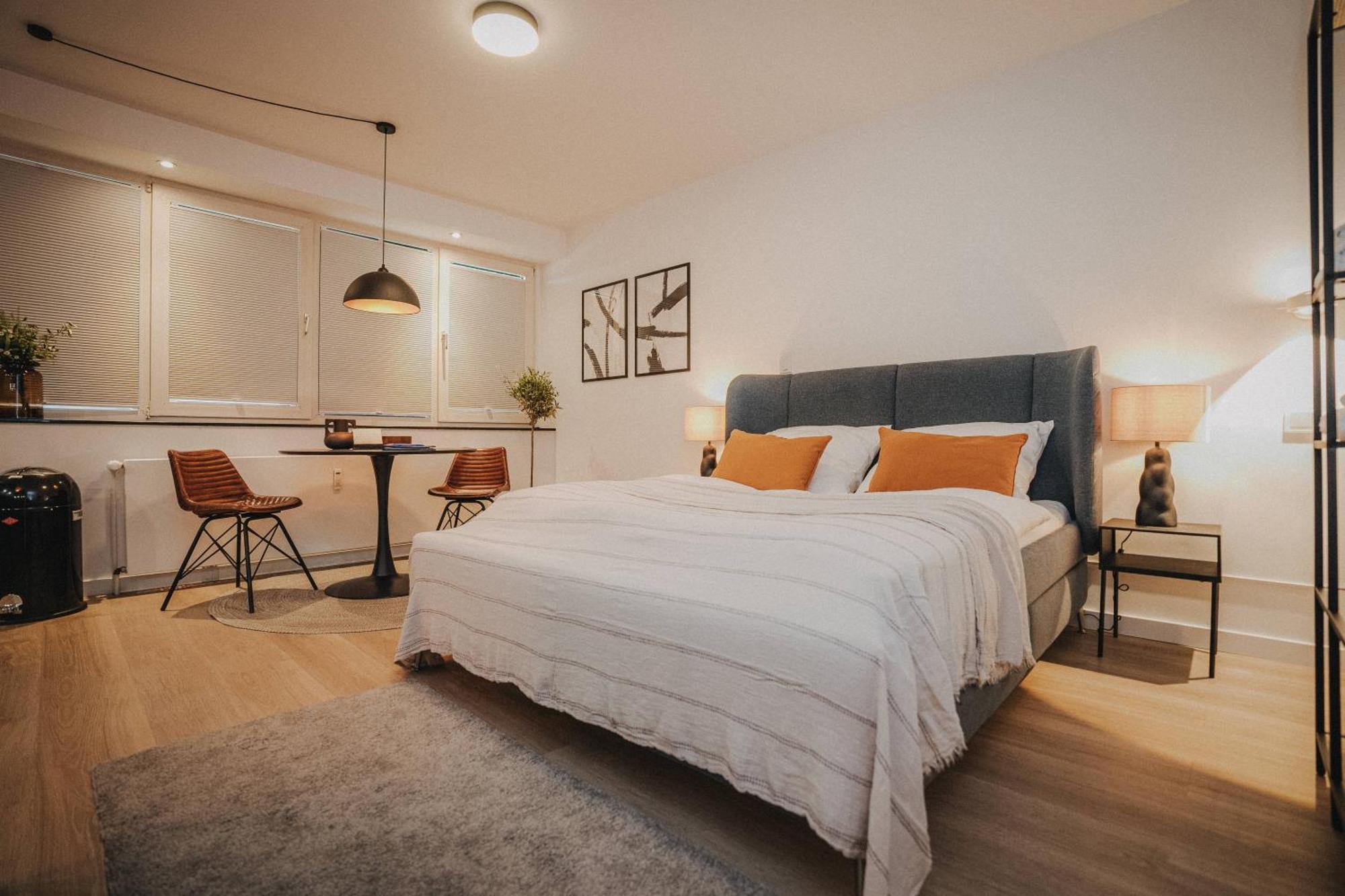 אולדנבורג Downtown Apartment Mit Luxusbad Am Hafen Nur 5 Minuten Zu Fuss In Die Innenstadt Und Zum Bahnhof! מראה חיצוני תמונה
