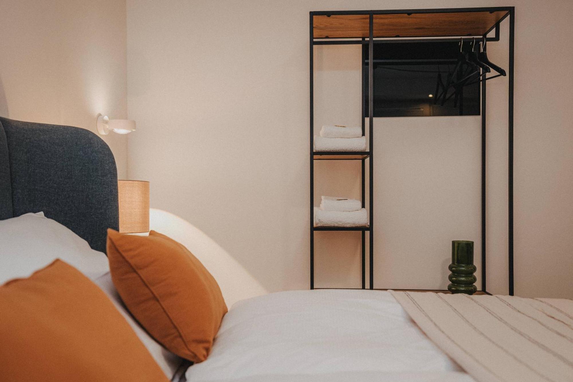 אולדנבורג Downtown Apartment Mit Luxusbad Am Hafen Nur 5 Minuten Zu Fuss In Die Innenstadt Und Zum Bahnhof! מראה חיצוני תמונה
