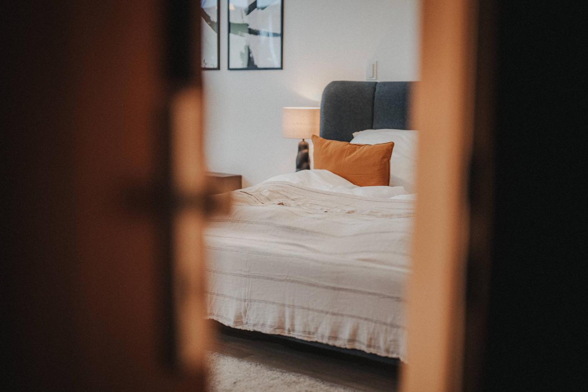 אולדנבורג Downtown Apartment Mit Luxusbad Am Hafen Nur 5 Minuten Zu Fuss In Die Innenstadt Und Zum Bahnhof! מראה חיצוני תמונה