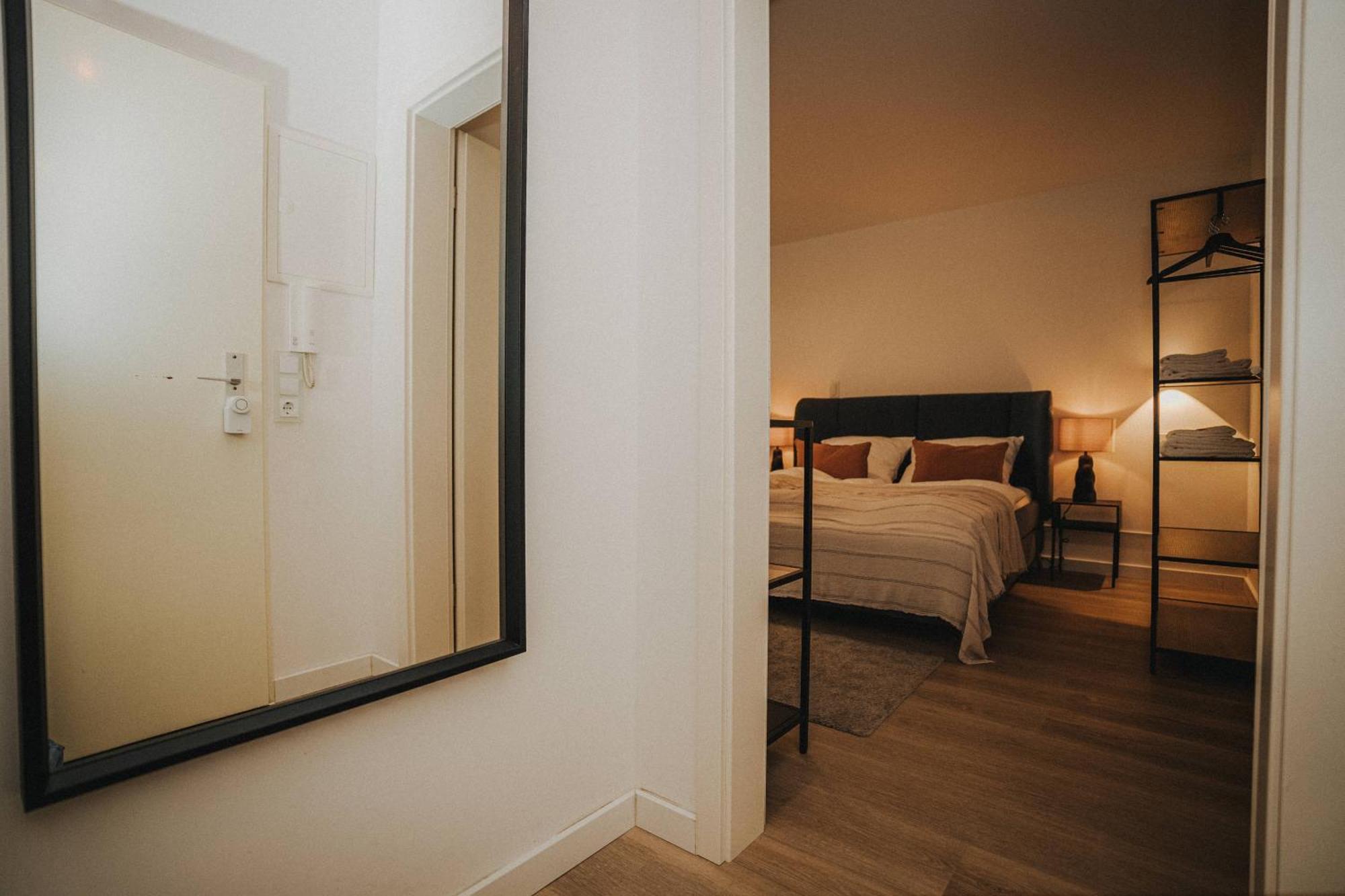 אולדנבורג Downtown Apartment Mit Luxusbad Am Hafen Nur 5 Minuten Zu Fuss In Die Innenstadt Und Zum Bahnhof! מראה חיצוני תמונה