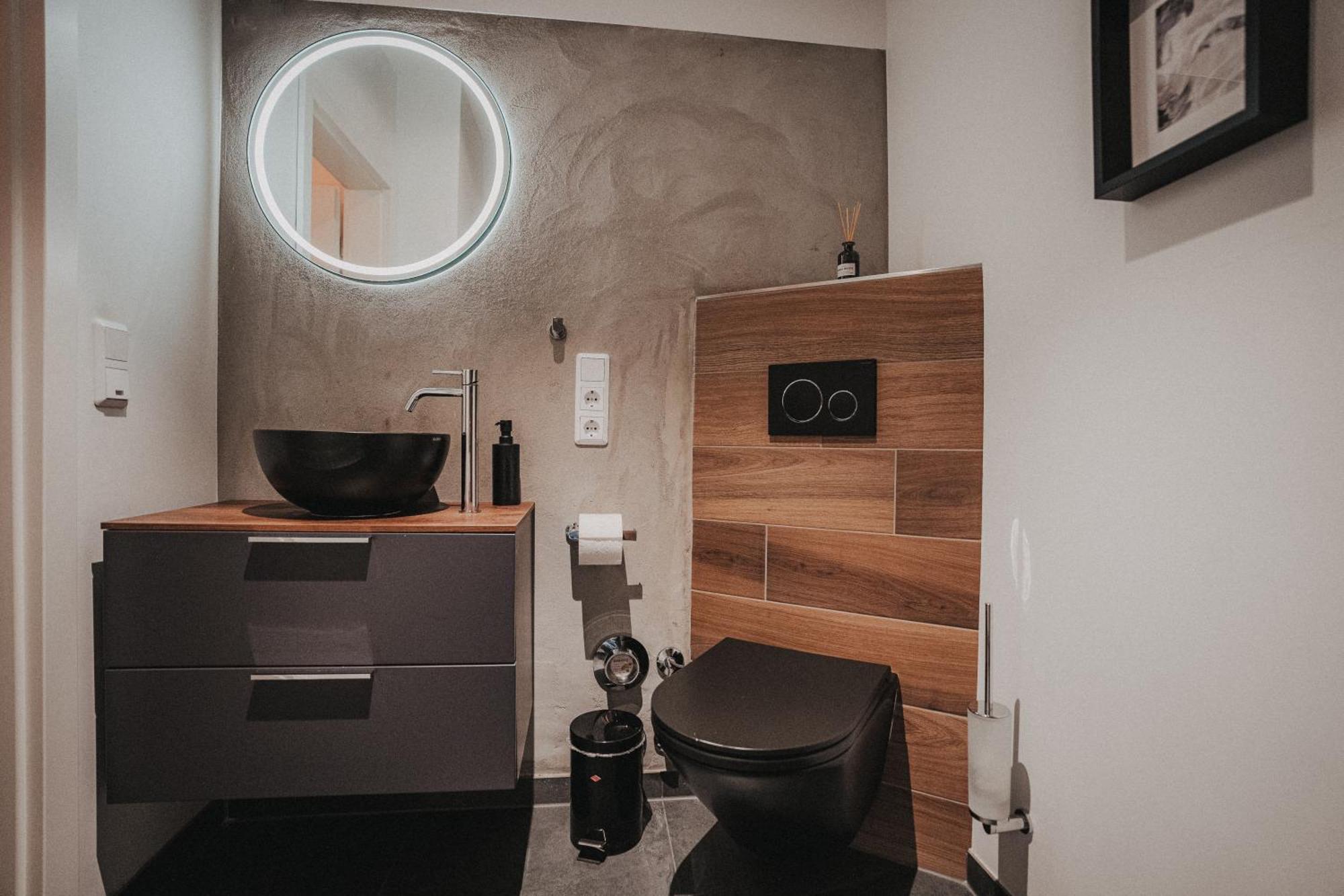 אולדנבורג Downtown Apartment Mit Luxusbad Am Hafen Nur 5 Minuten Zu Fuss In Die Innenstadt Und Zum Bahnhof! מראה חיצוני תמונה